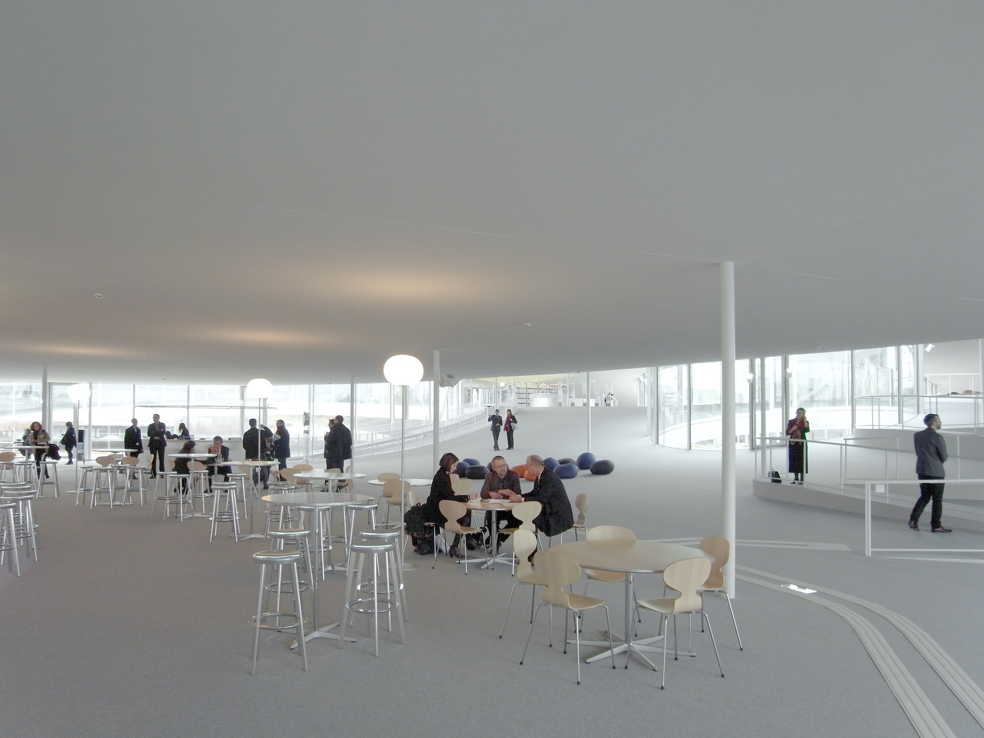 rolex learning center case study